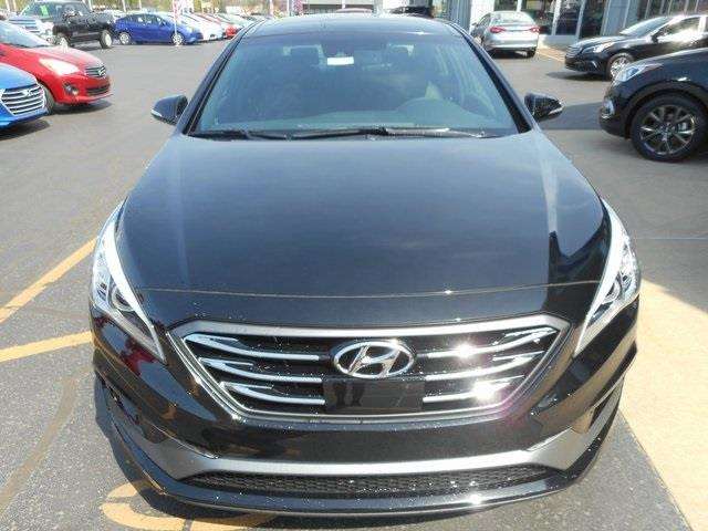 2017 Hyundai Sonata Limited 2.0T 4dr Sedan